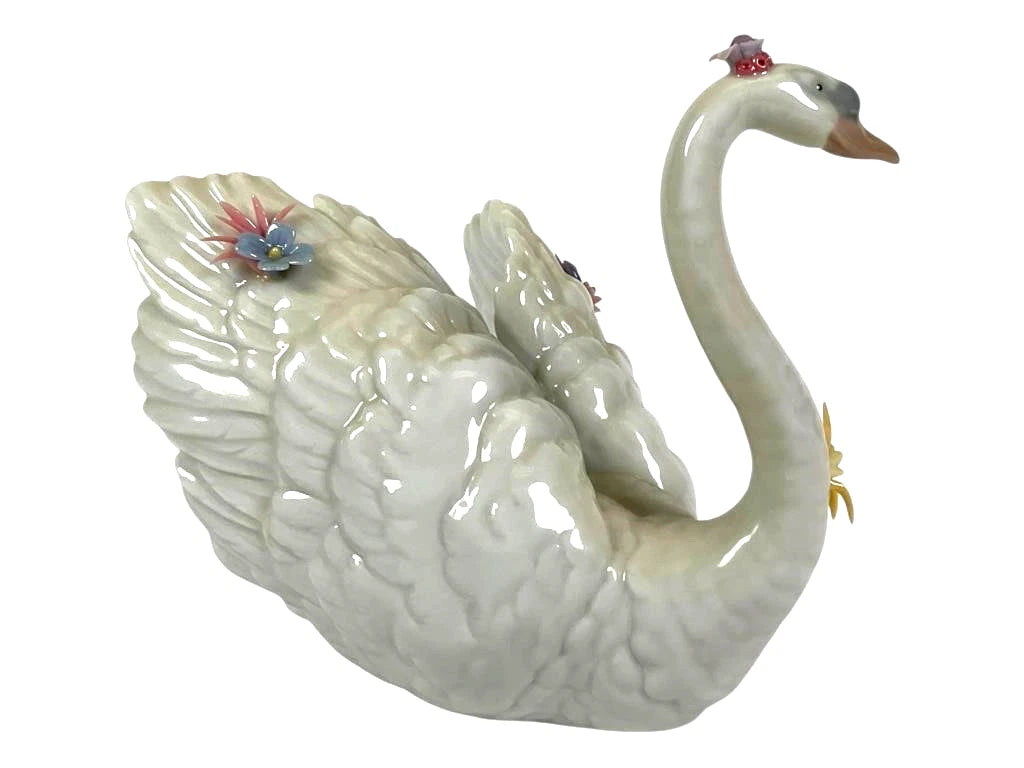Lladro  Vintage Limited Edition Swan with Flowers 6499